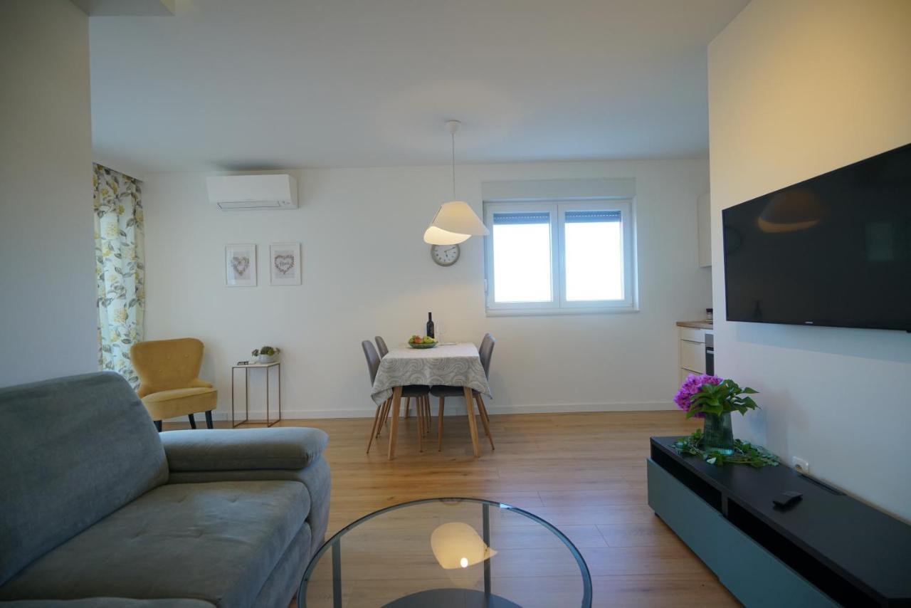 Apartment Perla Sukosan Exterior photo
